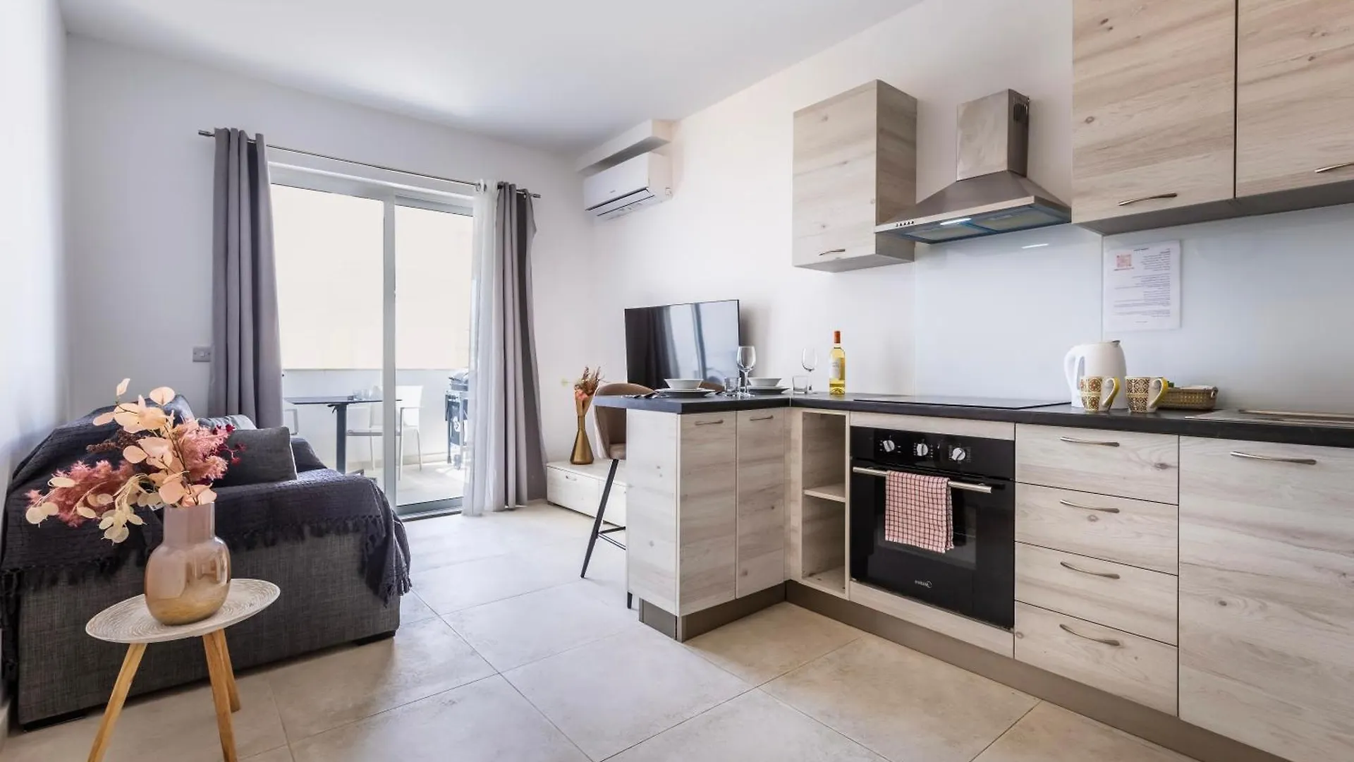 Dorris'S Apartment 5 Min Walk From St Julians San Gwann Malta