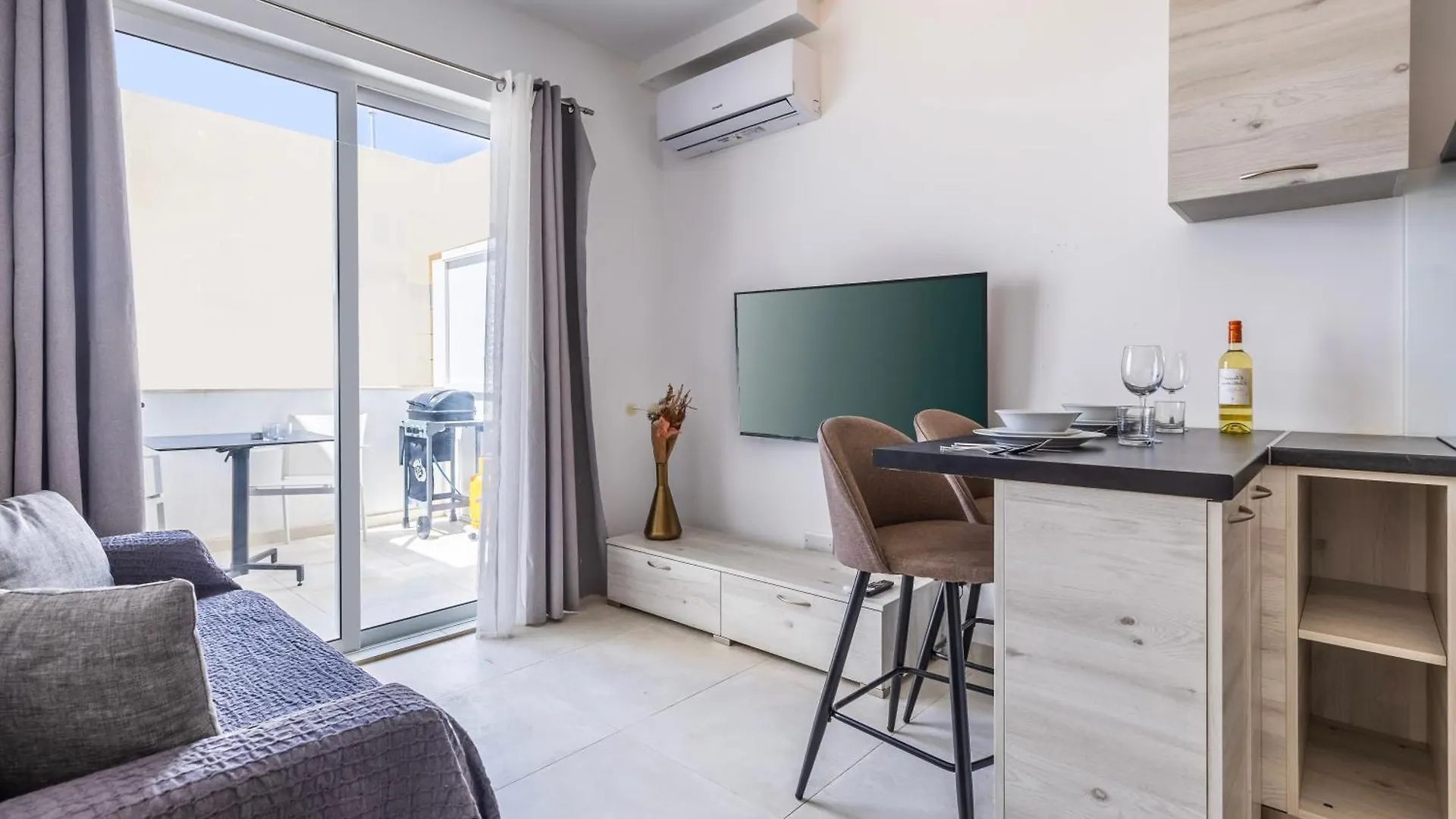 Dorris'S Apartment 5 Min Walk From St Julians San Gwann 0*,